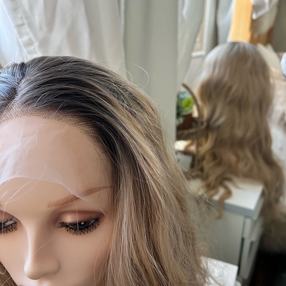 Nel’s Wigs “Honey” w/ EXPEDITED SHIPPING (1-3 day) shipping! See below for info - Picture 6 of 8